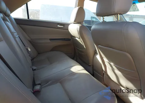 2005 Toyota Camry Le from USA, damaged, VIN 4T1BE32KX5U552563